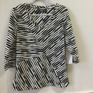 Onque  v-neck top